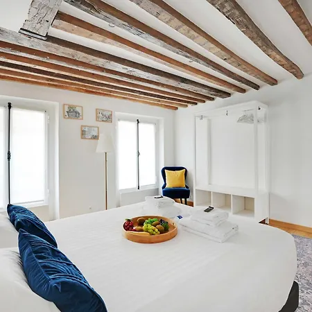 Amazing Duplex 2br Republique Magenta *