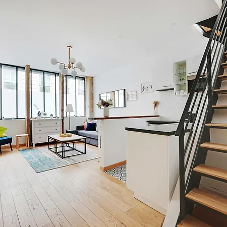 Amazing Duplex 2br Republique Magenta Apartmán