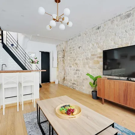 Amazing Duplex 2br Republique Magenta *